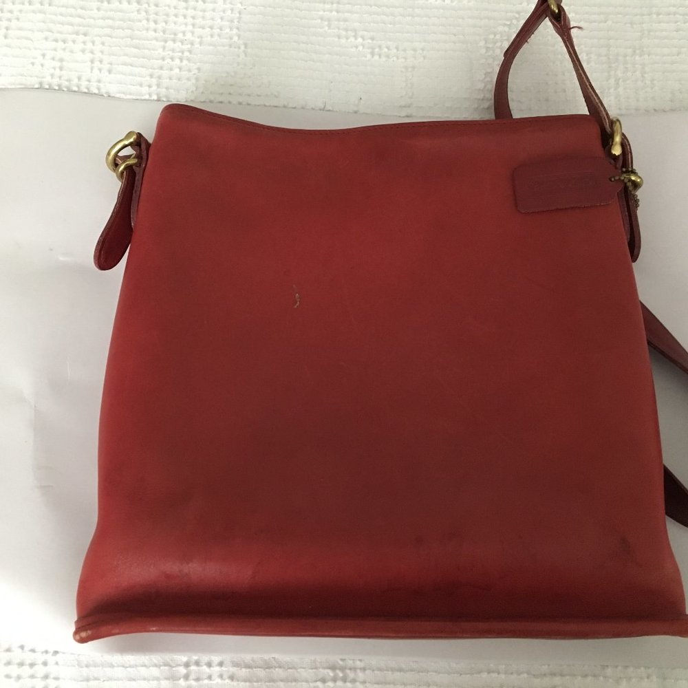 Coach red leather shoulder bag Like new